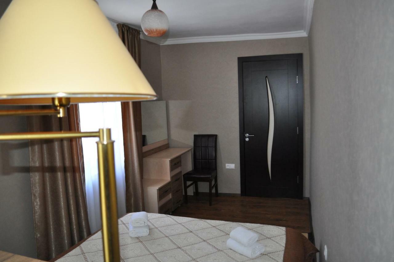 Four Seasons Apartment Szenaki Kültér fotó
